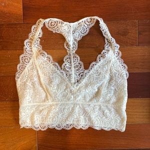 Urban Outfitters Kimchi Blue Lovely Lace Bralet Size Large